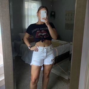 WOMENS WHITE BOYFRIEND AEO SHORTS
